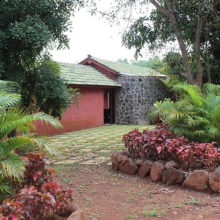 Cherilyn Monta Resort - Ratnagiri Vatul Exteriör bild