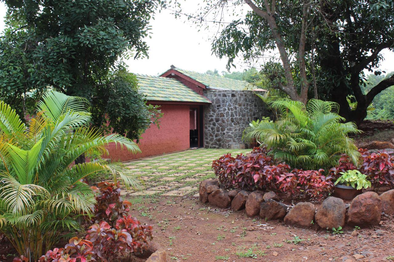 Cherilyn Monta Resort - Ratnagiri Vatul Exteriör bild