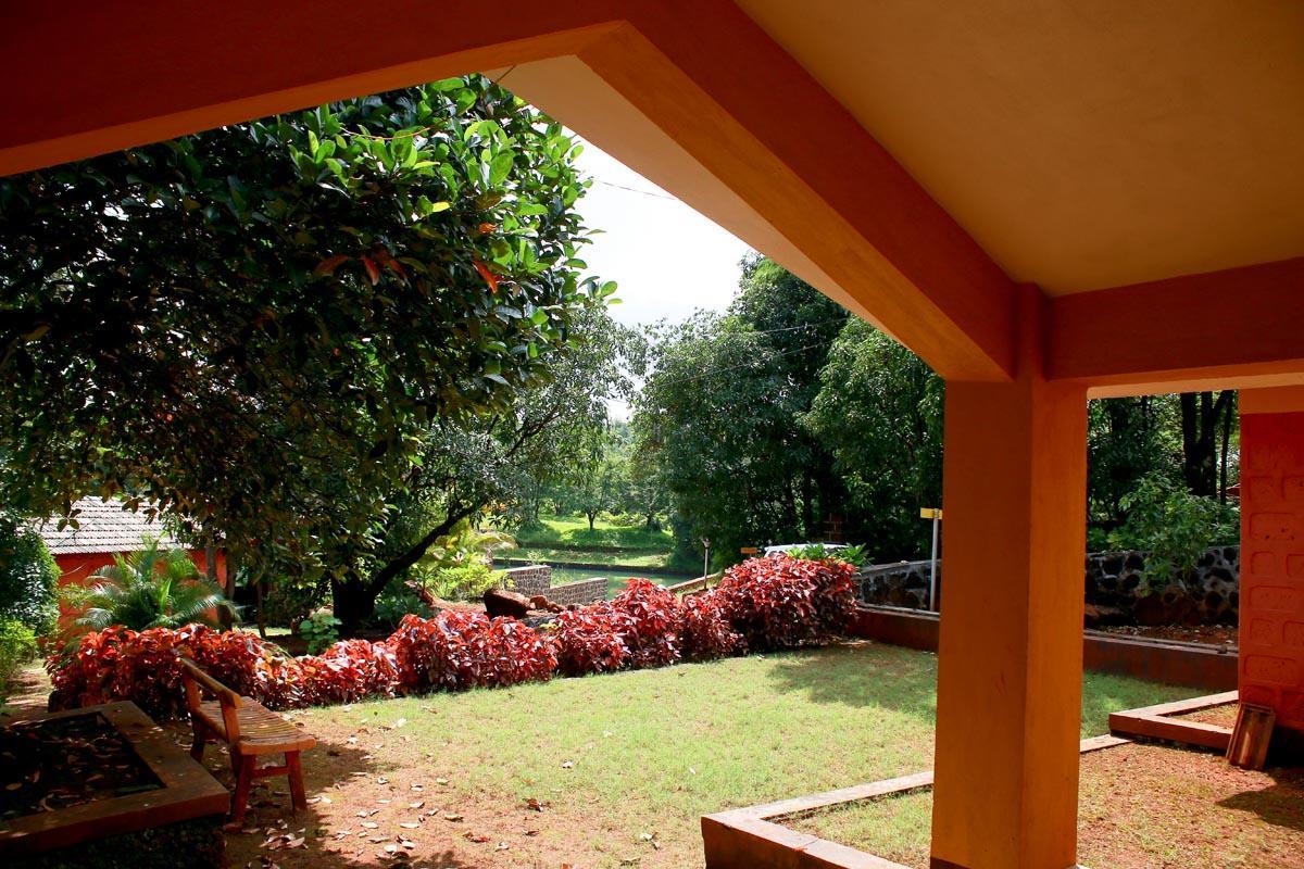 Cherilyn Monta Resort - Ratnagiri Vatul Exteriör bild