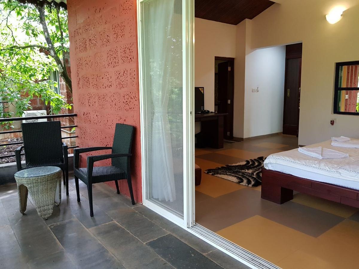 Cherilyn Monta Resort - Ratnagiri Vatul Exteriör bild