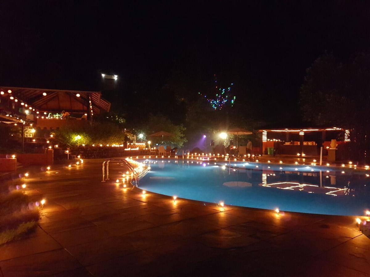 Cherilyn Monta Resort - Ratnagiri Vatul Exteriör bild